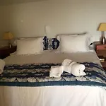Unique Lodge